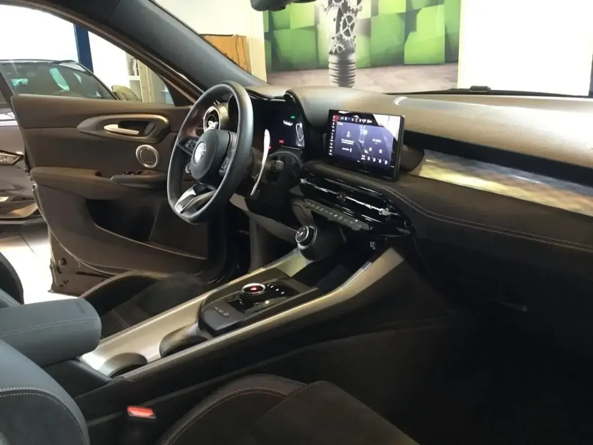 Usata Alfa Romeo Tonale 280 CV (205 kW) 2025 Nero SUV