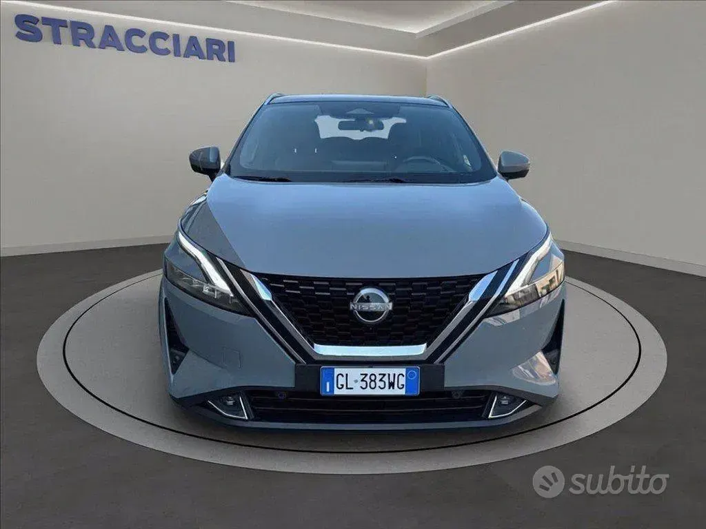 Usata Nissan Qashqai Tekna 140 CV (102 kW) 2023 Grigio pastello SUV