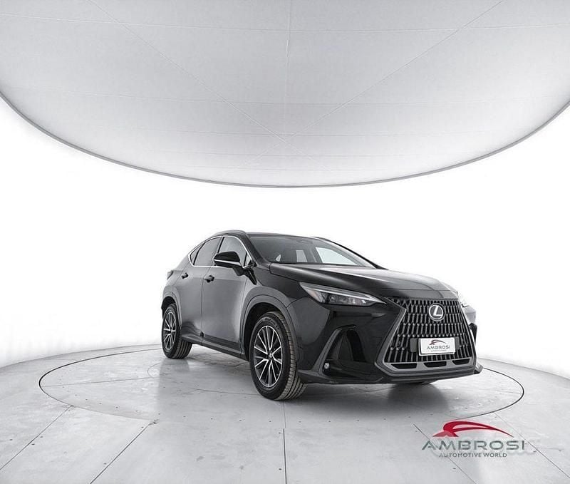 Usata Lexus NX350h Luxury Line 190 CV (139 kW) 2022 Nero SUV