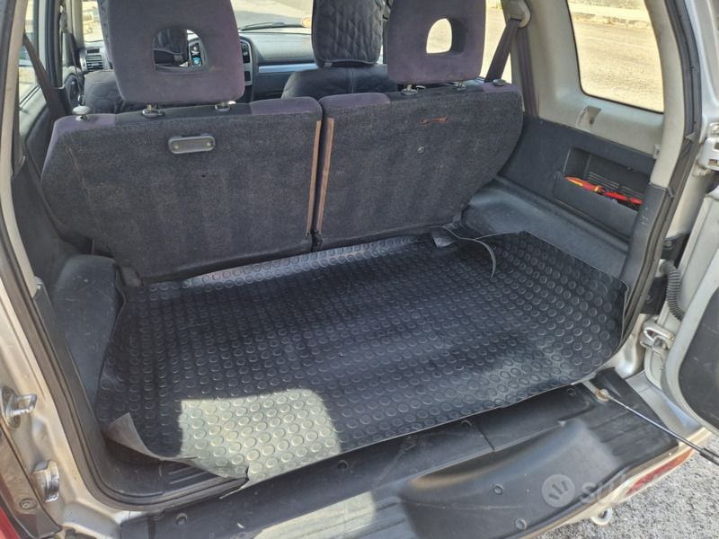 Usata Suzuki Vitara 128 CV (94 kW) 2002 Grigio SUV