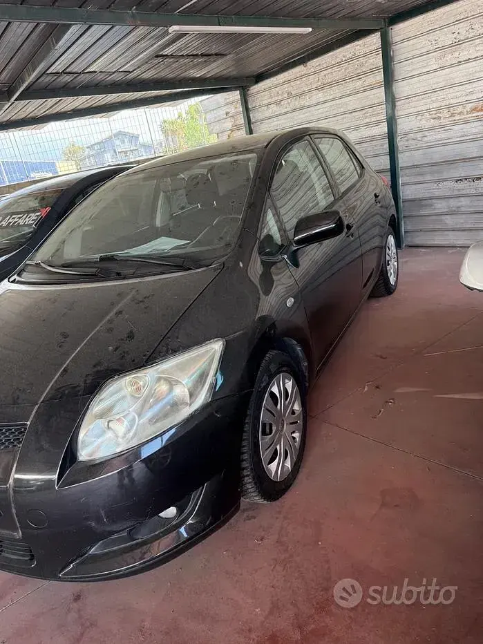 Usata Toyota Auris 90 CV (66 kW) 2007 Nero Utilitaria