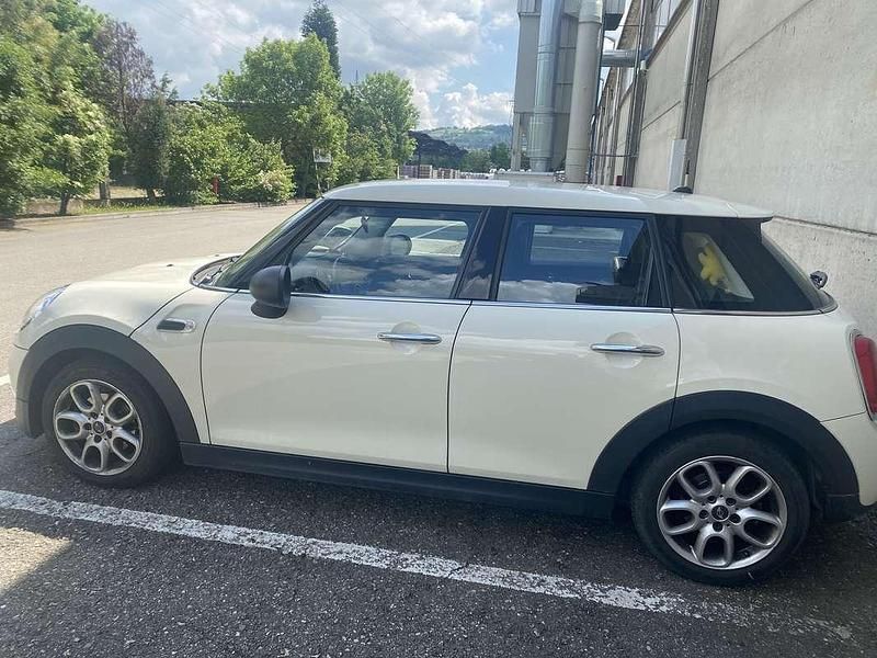 Begagnad Mini ONE 75 HK (55 kW) 2017 Halvkombi