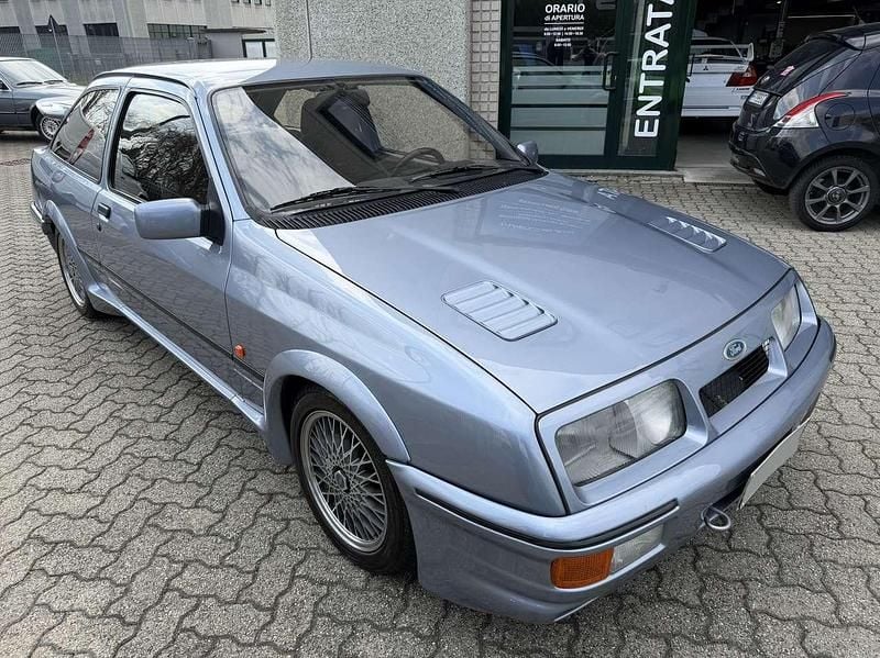 Usata Ford Sierra RS 200 CV (147 kW) 1986 Polvere di luna Berlina