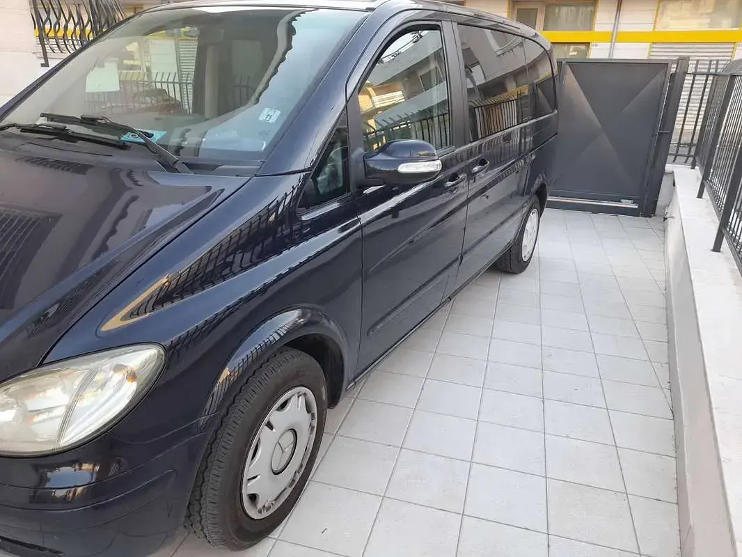 Usata Mercedes Viano 150 CV (110 kW) 2008 Blu/azzurro Monovolume