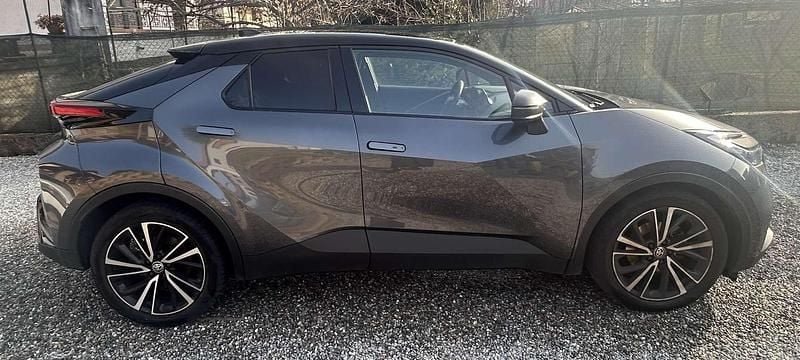 Usata Toyota C-HR Lounge 98 CV (72 kW) 2025 Grigio SUV