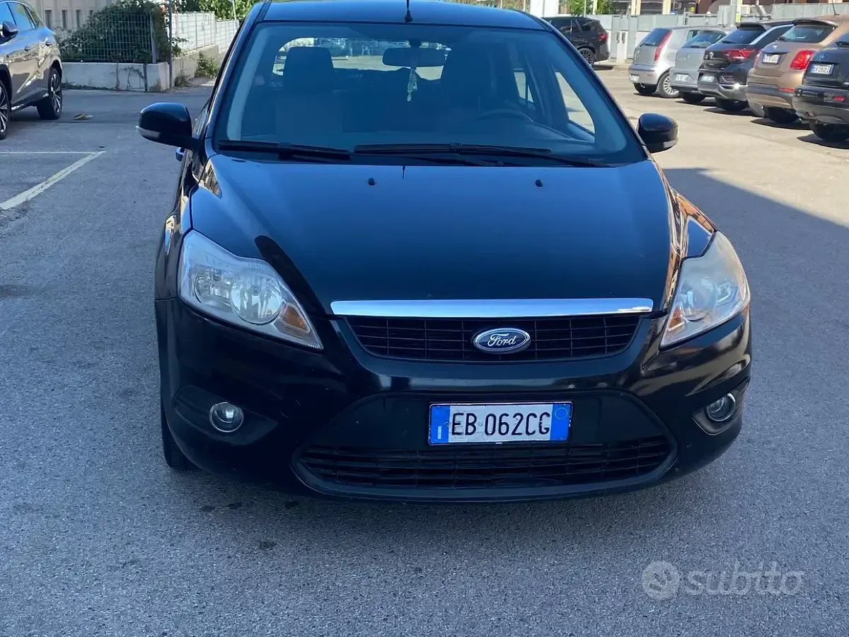 Usata Ford Focus 90 CV (66 kW) 2010 Nero Berlina