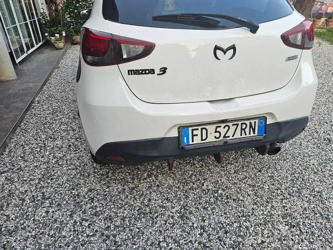 Usata Mazda 2 Evolve 135 CV (99 kW) 2016 Bianco Utilitaria