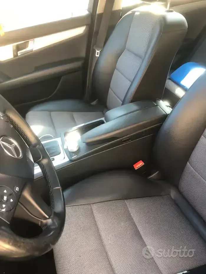 Usata Mercedes C220 170 CV (125 kW) 2010 Nero Station wagon