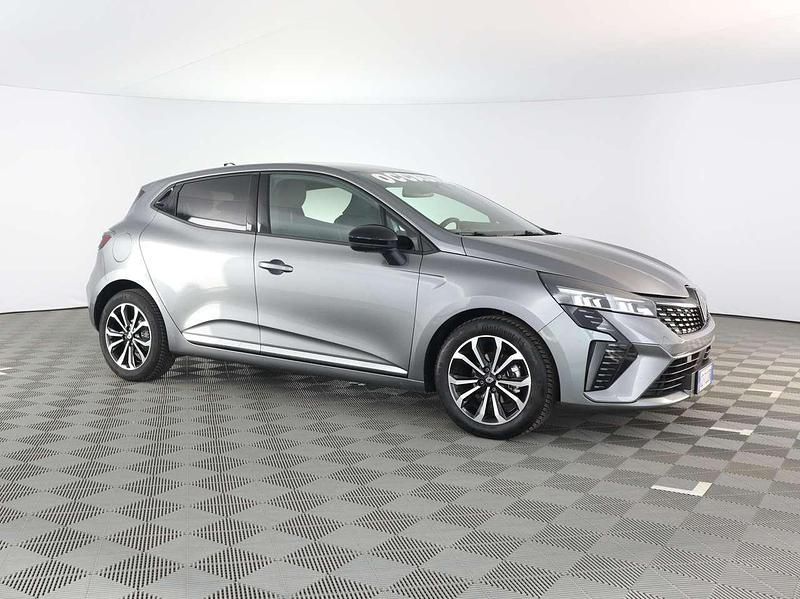 Usata Renault Clio V Techno 91 CV (66 kW) 2024 Grigio scisto Berlina