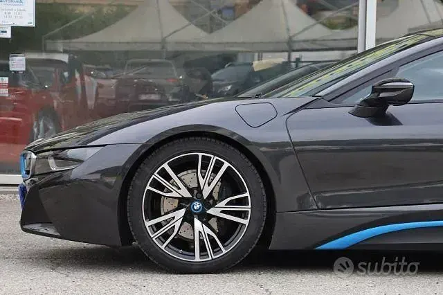 Usata BMW i8 Comfort Edition 231 CV (169 kW) 2016 Grigio Coupé