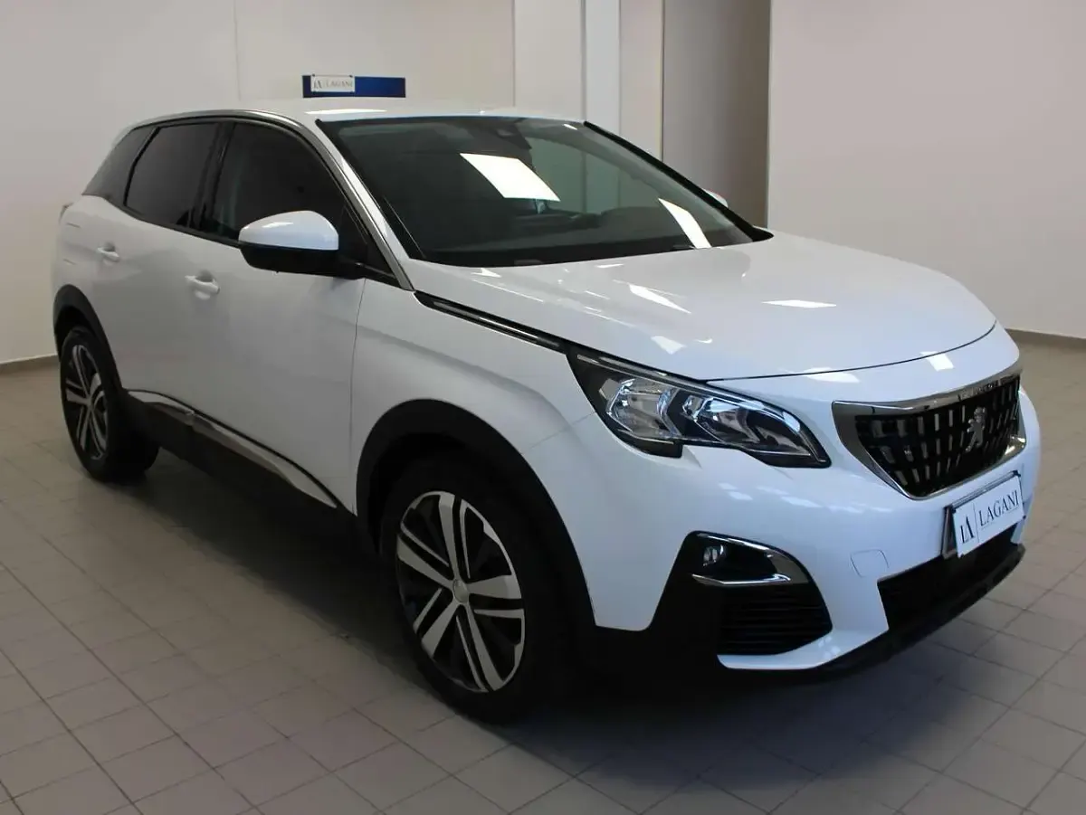 Usata Peugeot 3008 Active 131 CV (96 kW) 2018 Bianco SUV