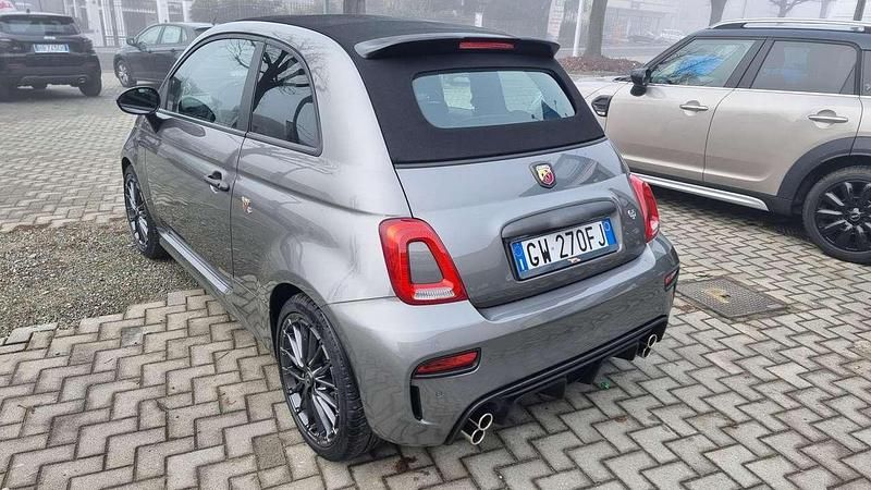Usata Abarth 695C 179 CV (131 kW) 2024 Grigio Cabrio