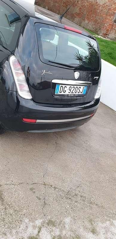 Usata Lancia Ypsilon 90 CV (66 kW) 2007 Nero Utilitaria