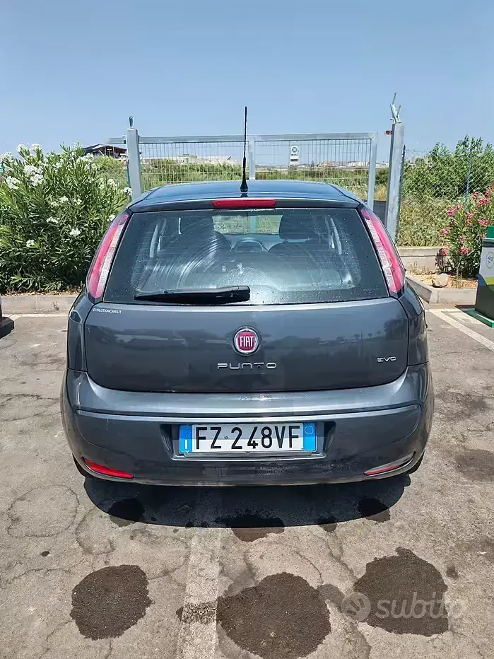 Usata Fiat Punto Evo Emotion 95 CV (69 kW) 2020 Grigio Utilitaria