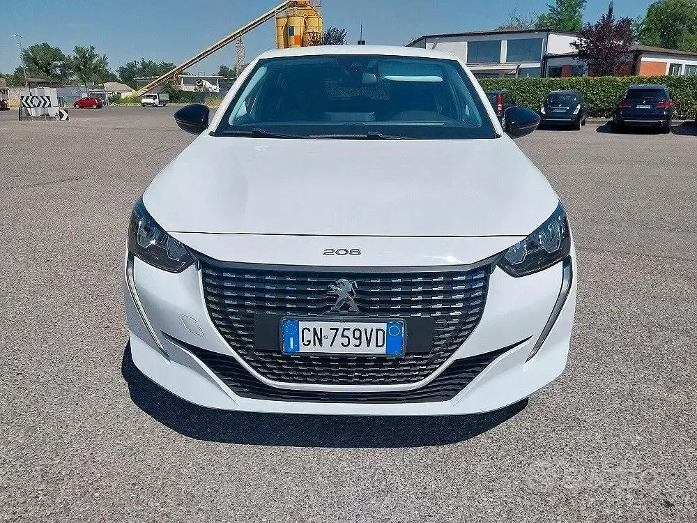 Usata Peugeot 208 Allure 101 CV (74 kW) 2023 Bianco Utilitaria