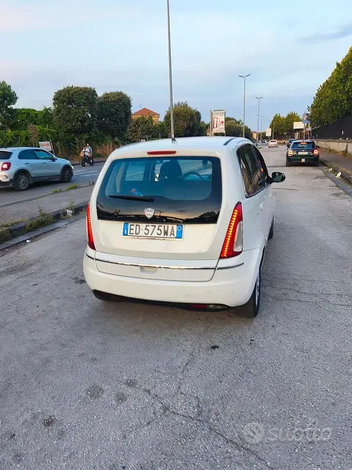 Usata Lancia Musa 95 CV (69 kW) 2011 Monovolume
