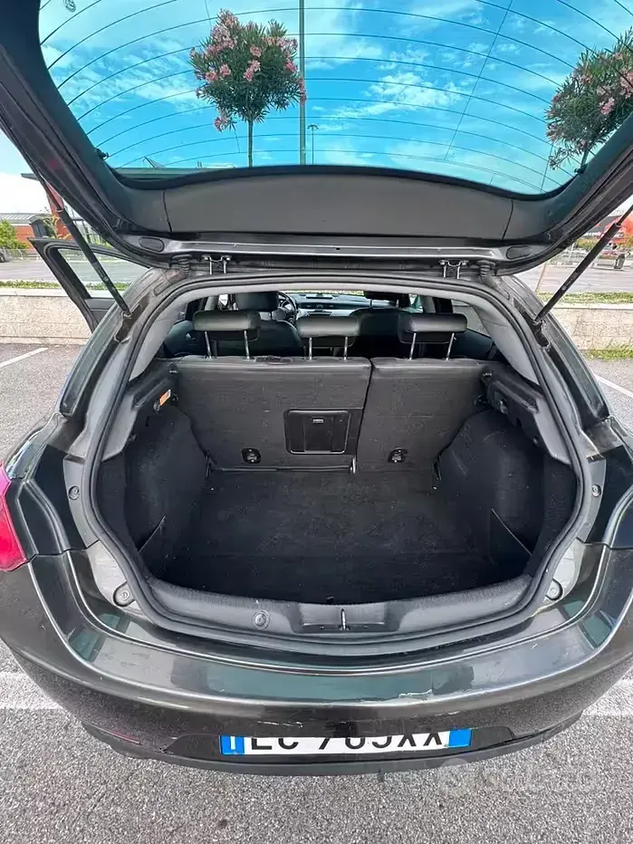 Usata Alfa Romeo Giulietta 170 CV (125 kW) 2010 Grigio Utilitaria