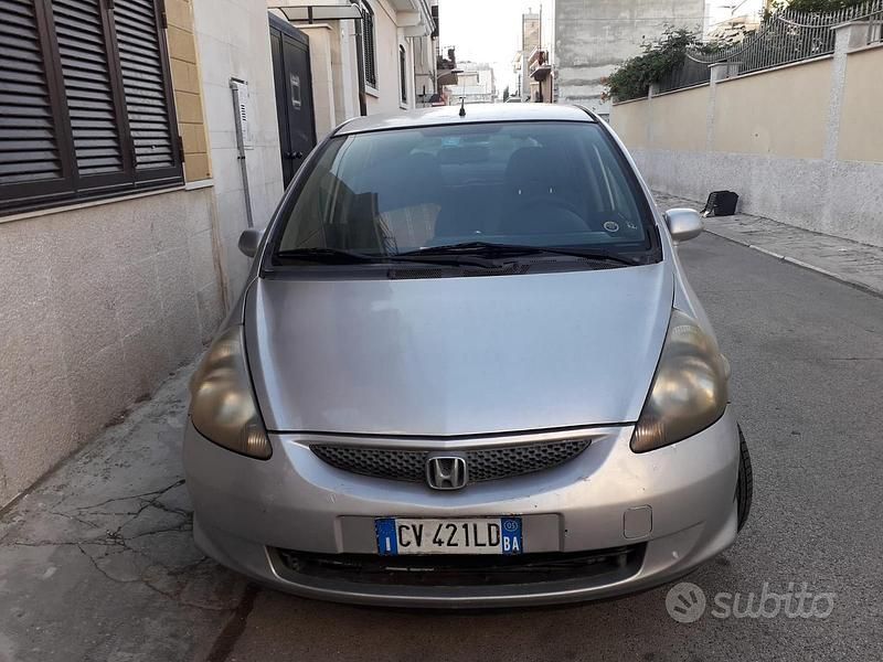 Usata Honda Jazz 78 CV (57 kW) 2005 Grigio Utilitaria