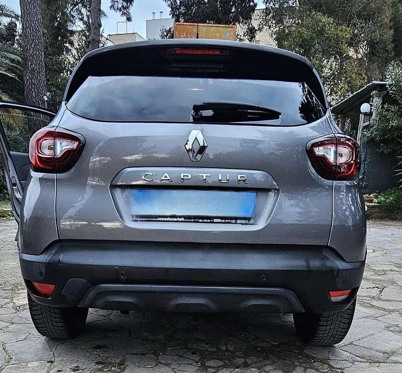 Usata Renault Captur 95 CV (69 kW) 2019 Grigio SUV