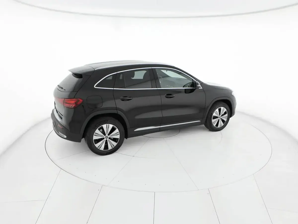 Nuova Mercedes EQA250+ Advanced 94 kW (129 CV) 2026 Nero notte SUV