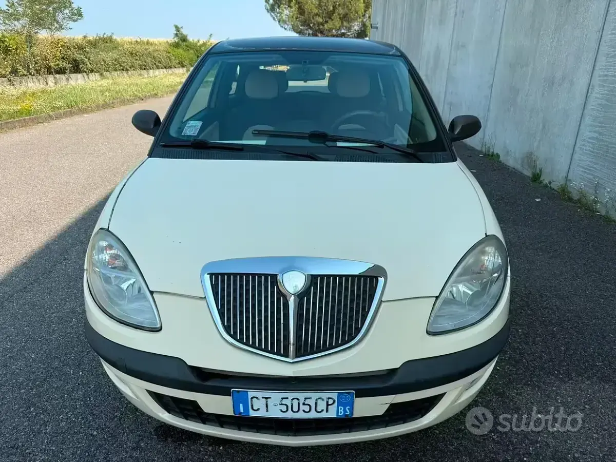 Usata Lancia Ypsilon 69 CV (50 kW) 2004 Utilitaria