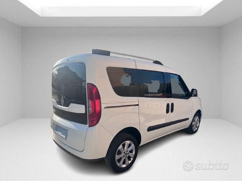 Usata Fiat Doblò 120 CV (88 kW) 2019 Bianco Monovolume