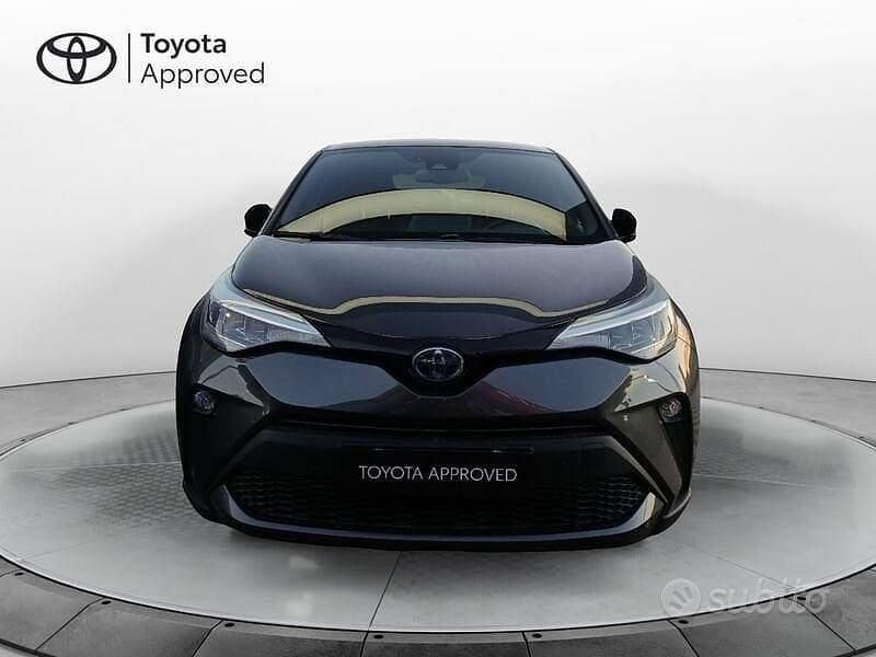 Usata Toyota C-HR Trend 152 CV (111 kW) 2022 Grigio/nero SUV