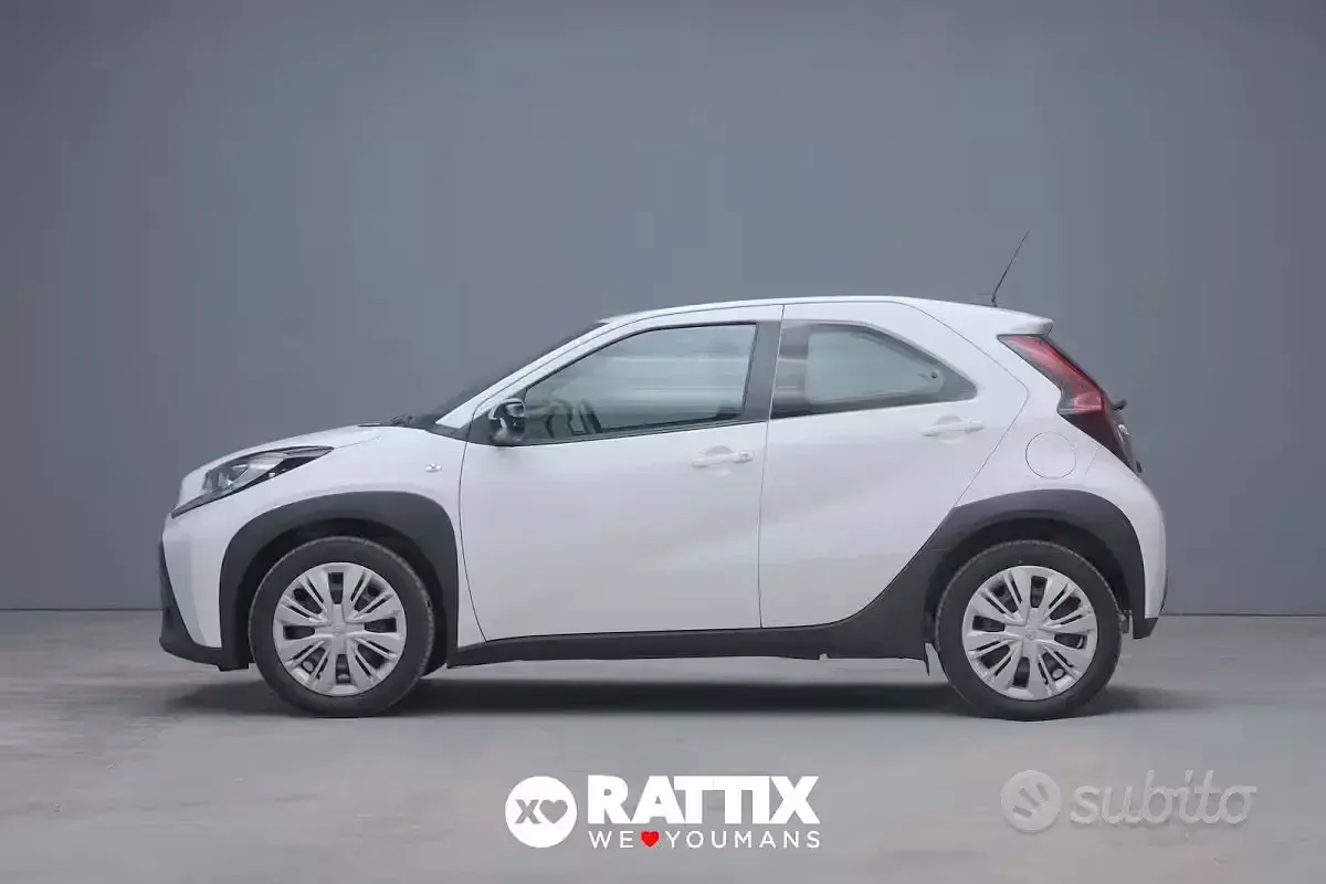 Usata Toyota Aygo X Active 72 CV (52 kW) 2024 Bianco SUV