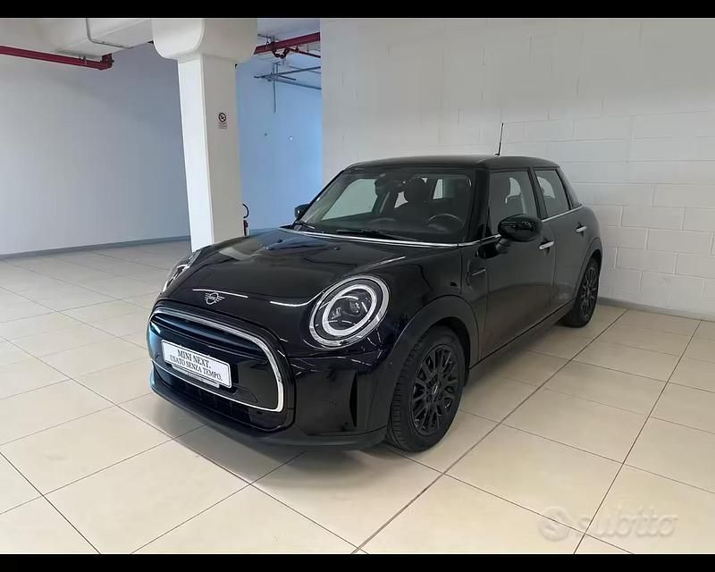 Usata Mini Cooper Classic 136 CV (100 kW) 2022 Nero Utilitaria