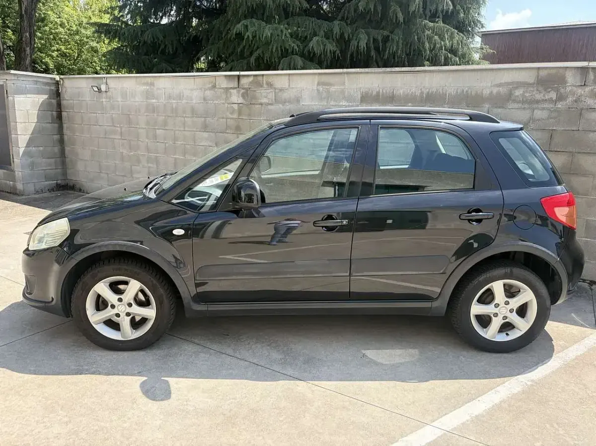 Usata Suzuki SX4 107 CV (78 kW) 2008 Nero metallizzato SUV