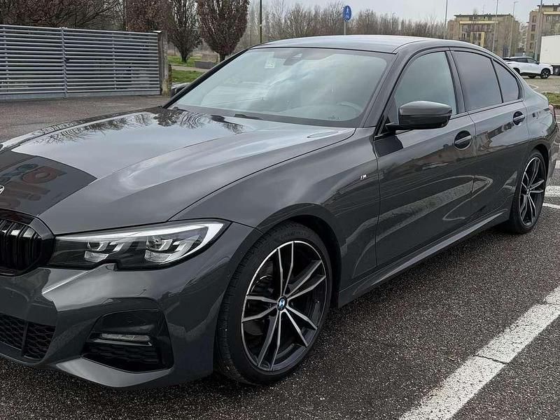 Begagnad BMW 320 M Sport 190 HK (139 kW) 2019 Grå Sedan
