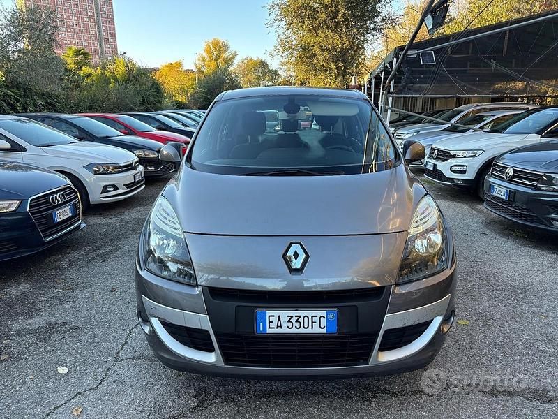 Usata Renault Scénic III 110 CV (80 kW) 2010 Grigio Monovolume