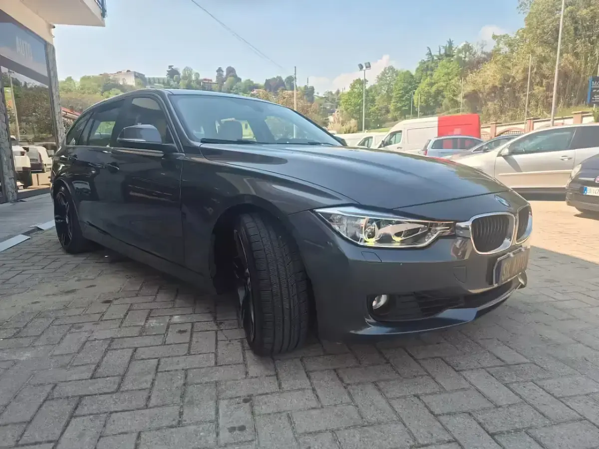 Usata BMW 330 Luxury Line 258 CV (189 kW) 2014 Grigio Station wagon