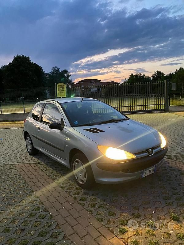 Usata Peugeot 206 75 CV (55 kW) 2003 Blu Utilitaria