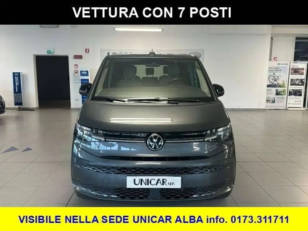 Usado VW Multivan Style 150 HP (110 kW) 2022 Cinzento Monovolume