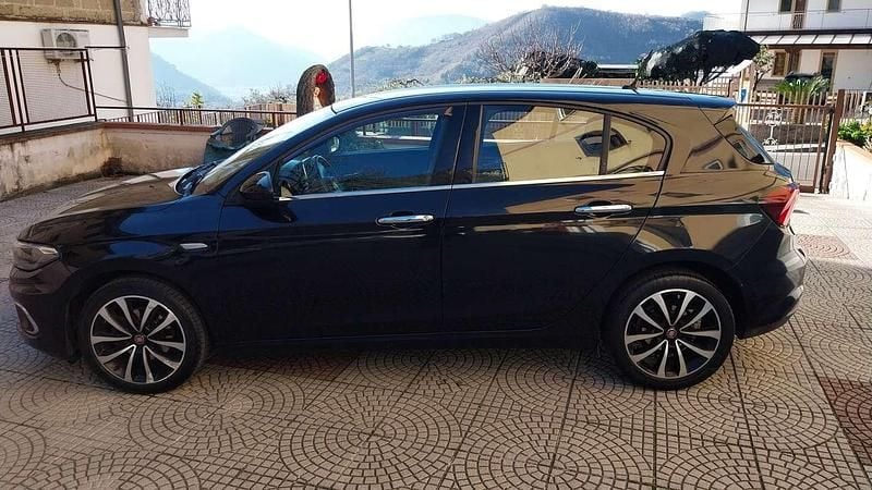 Usata Fiat Tipo Lounge 120 CV (88 kW) 2018 Nero Berlina