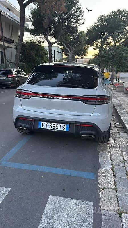 Usata 2022 Porsche Macan SUV | 55.000 € - Immagine 1/4