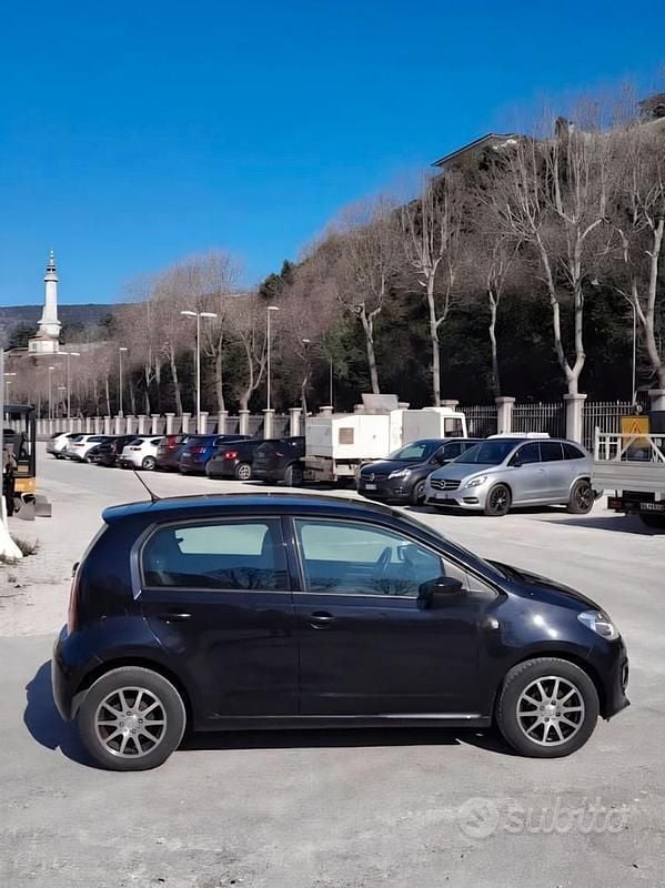 Usata VW up! 60 CV (44 kW) 2014 Nero Utilitaria