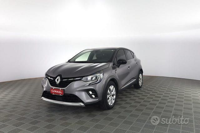 Usata Renault Captur Intens 101 CV (74 kW) 2021 Grigio SUV