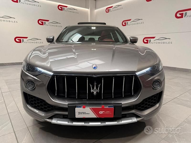 Usata Maserati Levante 275 CV (202 kW) 2017 Grigio SUV