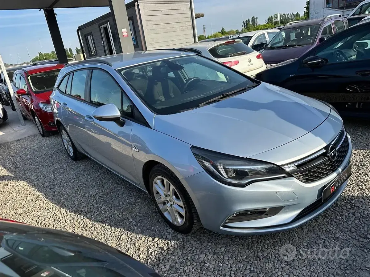 Usata Opel Astra Innovation 110 CV (80 kW) 2017 Blu Station wagon