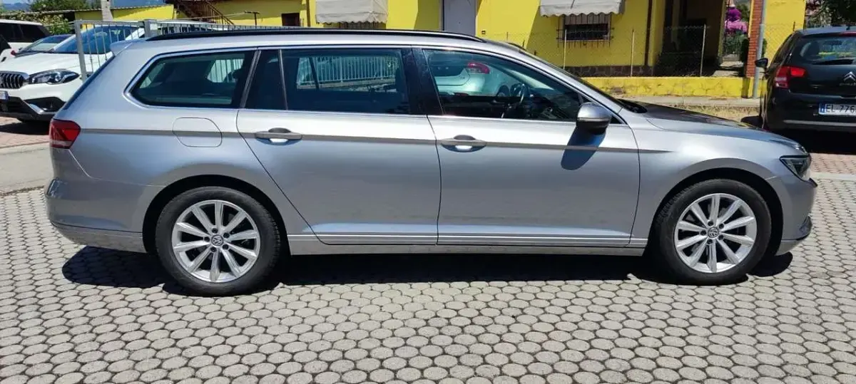 Usata VW Passat Business 120 CV (88 kW) 2019 Argento Station wagon