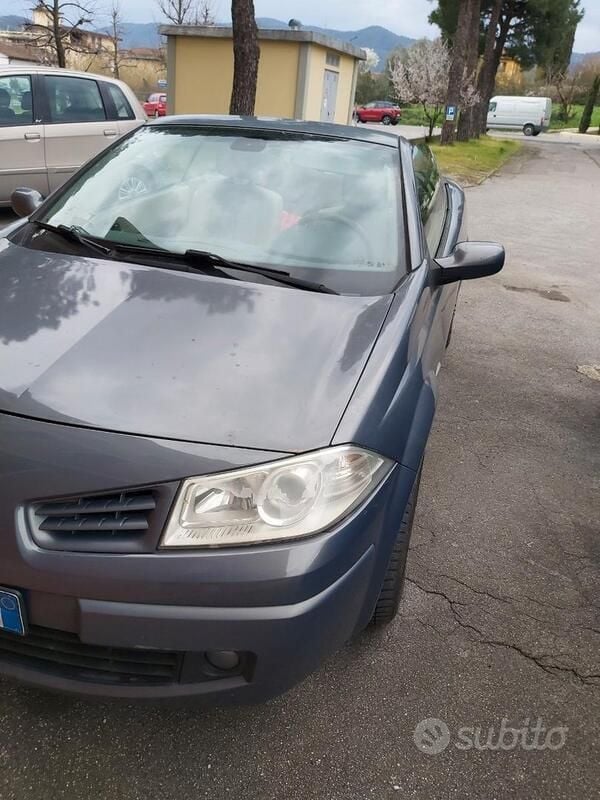 Usata Renault Mégane Cabriolet 106 CV (77 kW) 2007 Grigio Cabrio