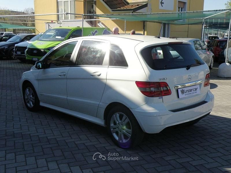 Usata Mercedes B180 Executive 109 CV (80 kW) 2011 Bianco Monovolume