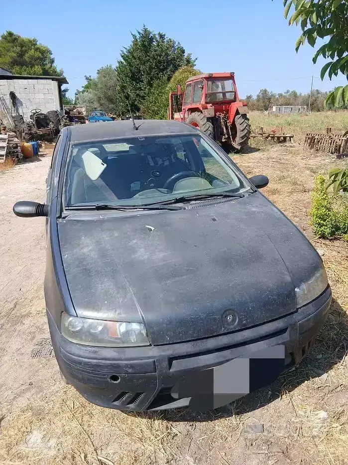 Usata Fiat Punto 80 CV (58 kW) 2001 Nero Utilitaria