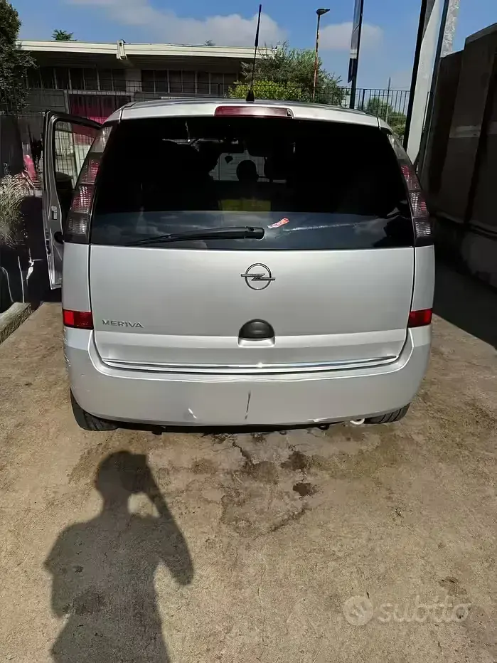 Usata Opel Meriva 90 CV (66 kW) 2008 Grigio Monovolume