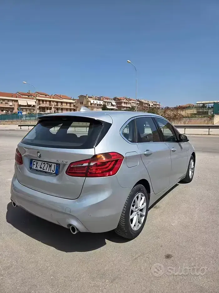Usata BMW 218 Luxury Line 150 CV (110 kW) 2019 Grigio Station wagon
