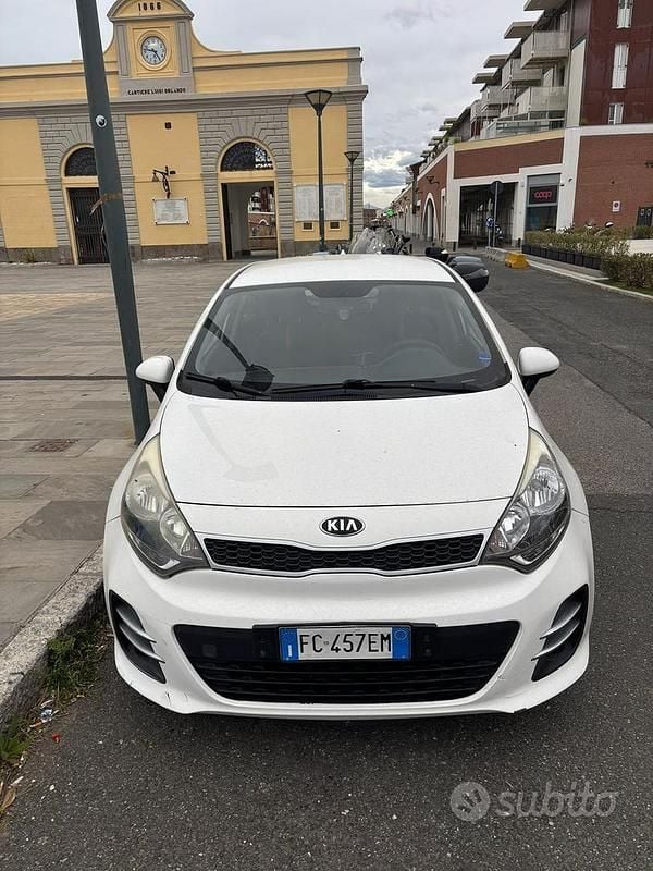 Usata Kia Rio Active 84 CV (61 kW) 2016 Bianco Utilitaria