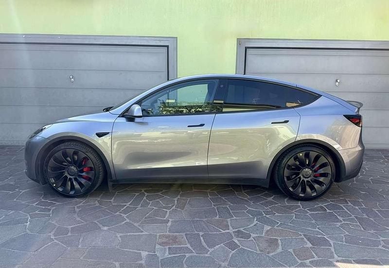 Usata Tesla Model Y Performance 155 kW (211 CV) 2023 SUV