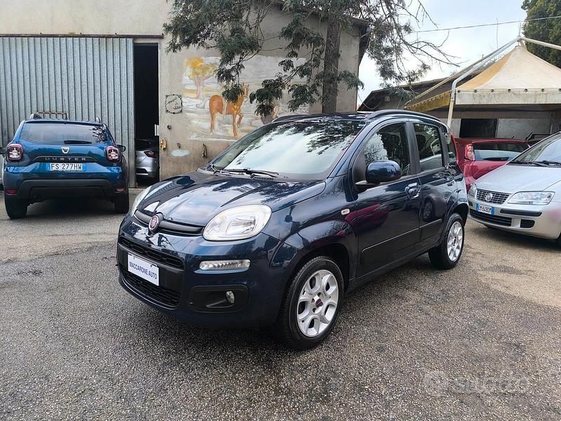 Usata Fiat Panda Lounge 80 CV (58 kW) 2014 Blu Utilitaria